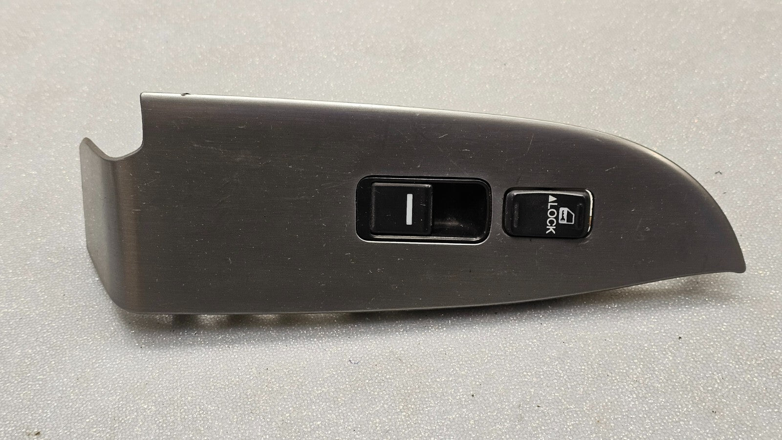 🔥05-10 Honda Odyssey Front Right Passenger Door Window Switch Lock Bezel Silver