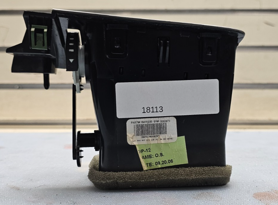🔥07-13 Suburban TAHOE YUKON Dash A/C Air Vent Front Right Passenger Black VT16