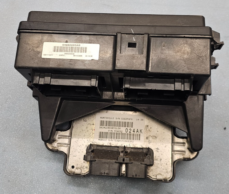 🔥06 Commander Grand Cherokee Front Relay Fuse Box Body Control Module TIPM Unit