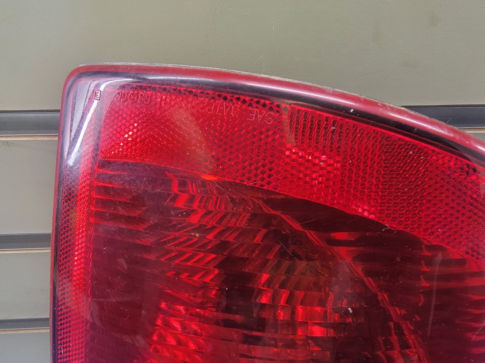 🔥04-07 chrysler Town Country Dodge Grand Caravan left driver Taillight Assembly