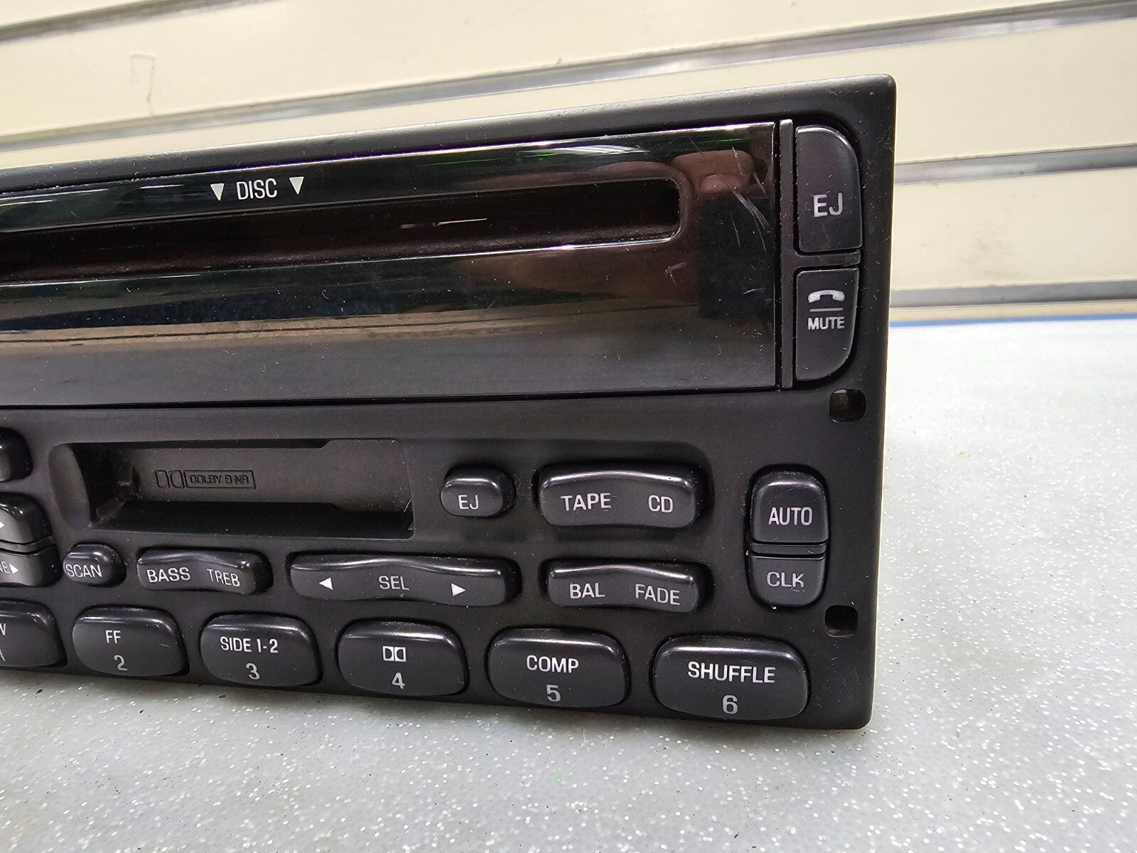 🔥2001 - 2005 Ford Lincoln Mercury OEM AM FM Radio Single CD Player Receiver