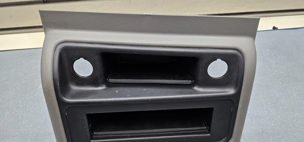 🔥03-06 SILVERADO SIERRA CENTER CONSOLE STORAGE BEZEL ASH TRAY LT TAN/BLACK OEM