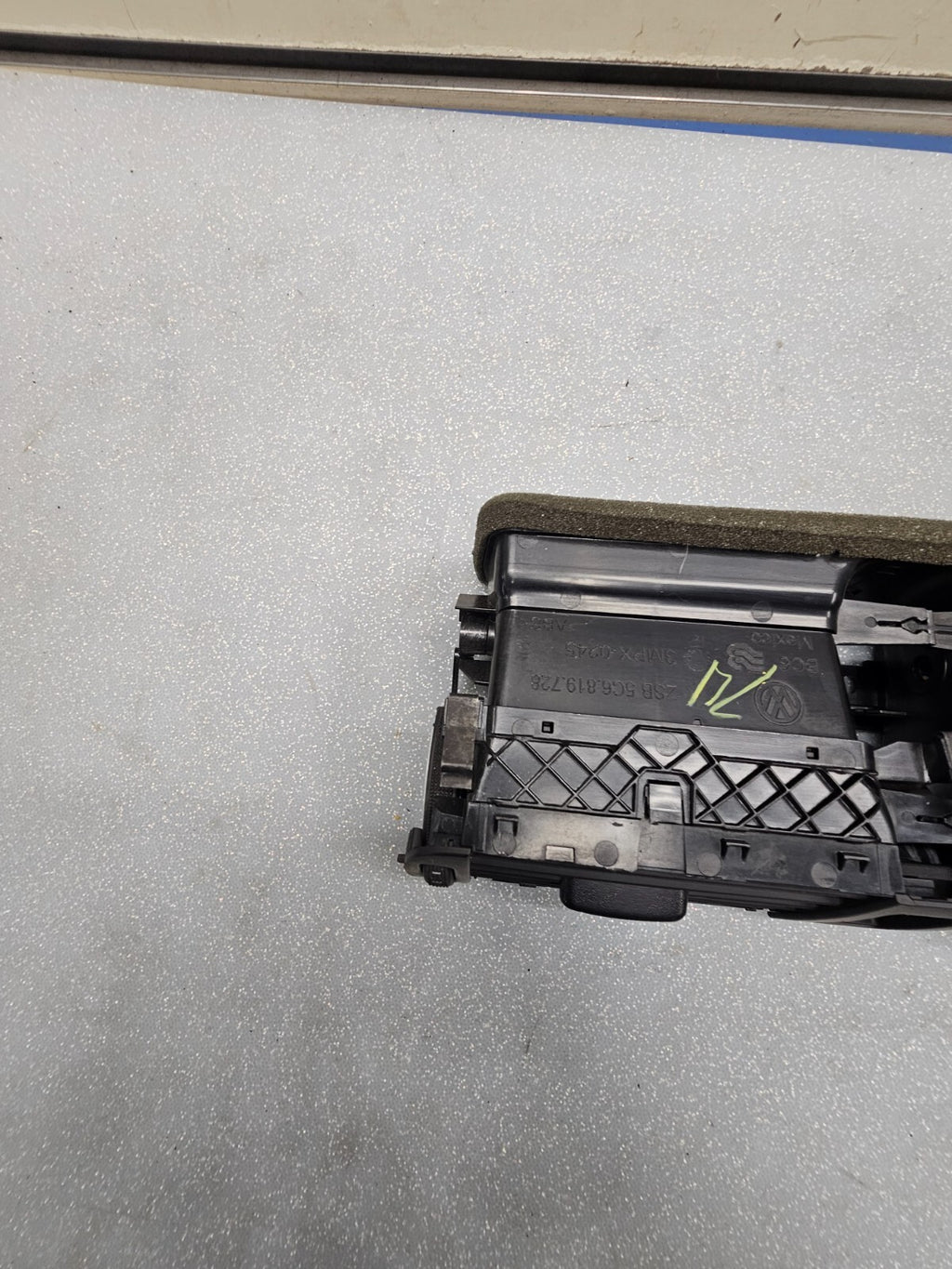 11-14 VOLKSWAGEN VW JETTA CENTER DASH AC HEATER WARMER INTERIOR AIR VENT GRILLE