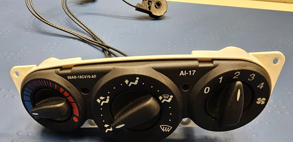 🔥00-07 Ford Focus Climate Control Dash AC A/C Heater Temperature HVAC Panel