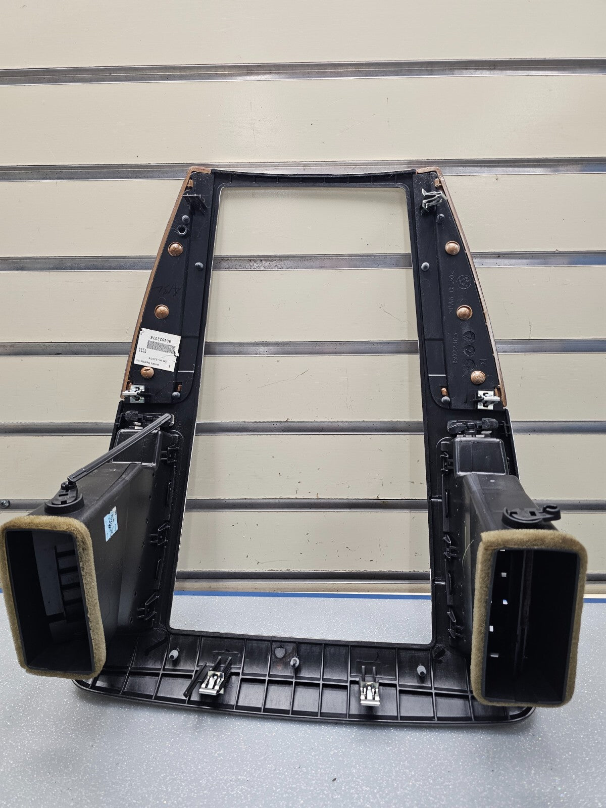 🔥08-11 CADILLAC STS CENTER DASH RADIO NAVIGATION TRIM SURROUND BEZEL SILVER