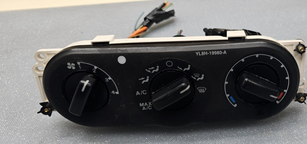 🔥01-07 Escape Mariner Dash AC Heater Climate Temperature control Conditioner
