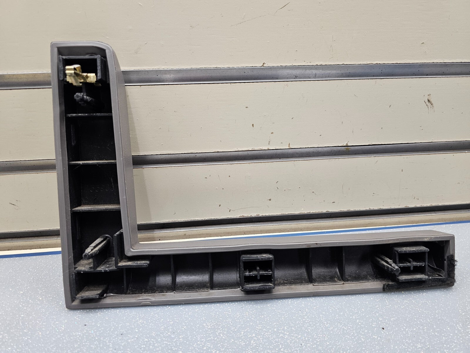 🔥88-94 Chevy Silverado GMC Sierra Lower Dash Trim Piece w/ Vent OEM Gray READ