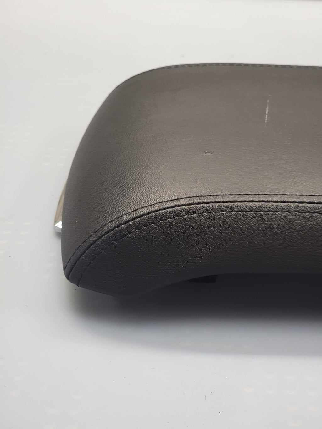 2007-2010 Ford Edge Center Console Lid Leather Arm rest Assembly OEM Black