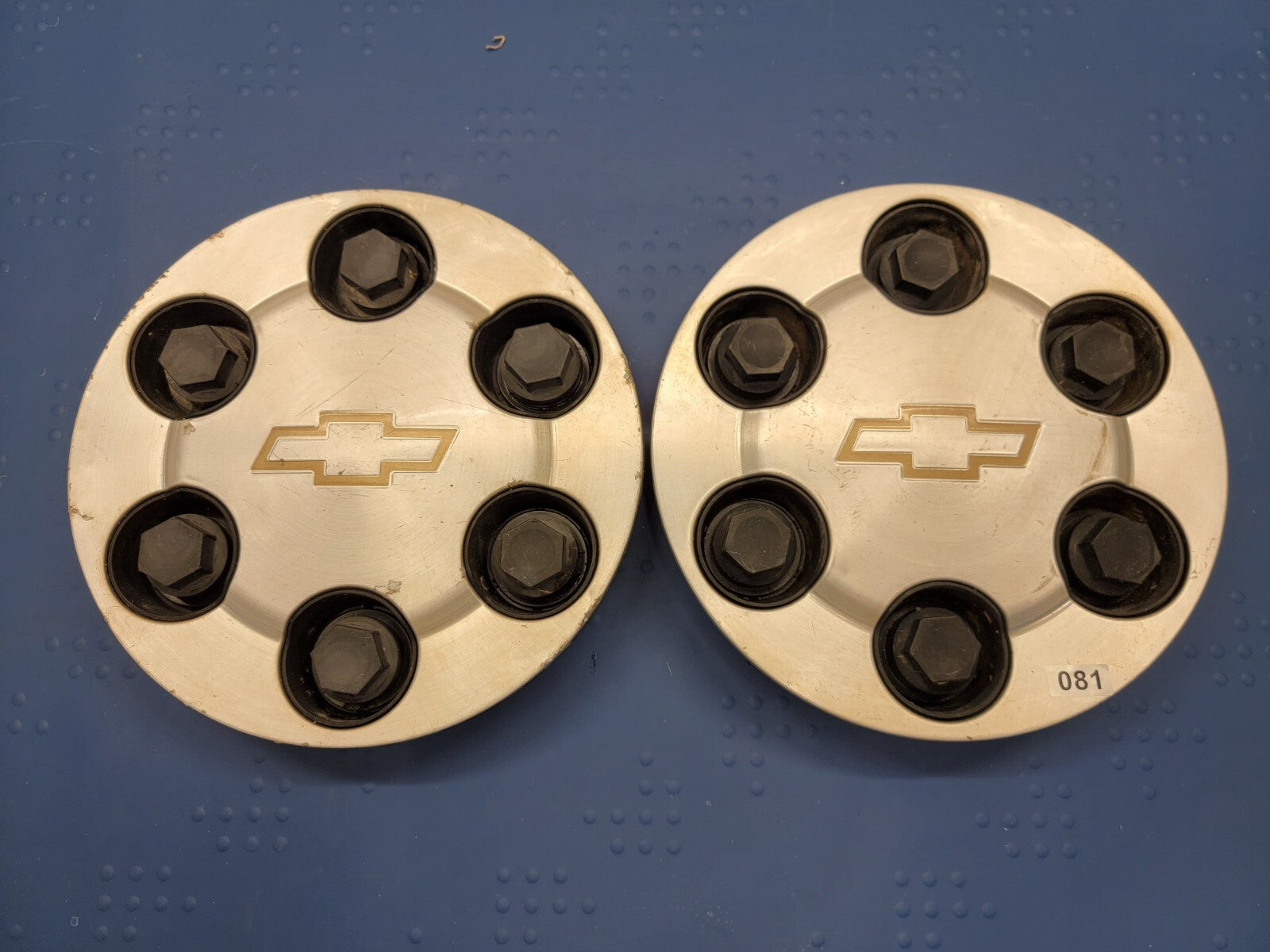 2004 - 2006 Chevrolet Silverado Tahoe Suburban Wheel Center Caps set
