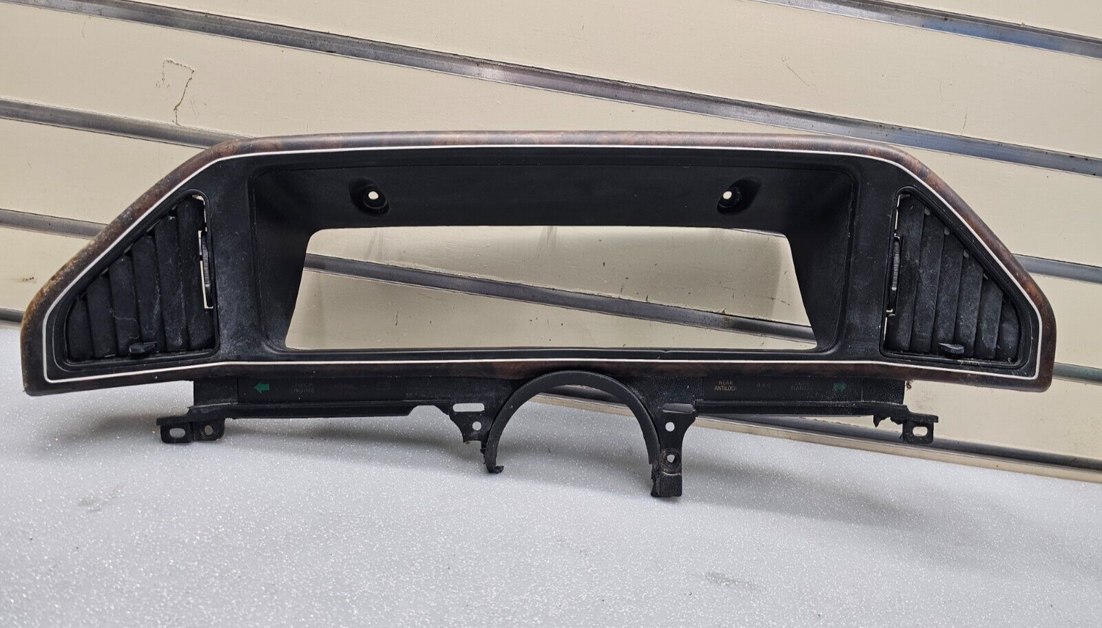 87-91 Ford F150 BRONCO Dash Instrument Cluster Bezel Speedo Gauge Trim Wood C11
