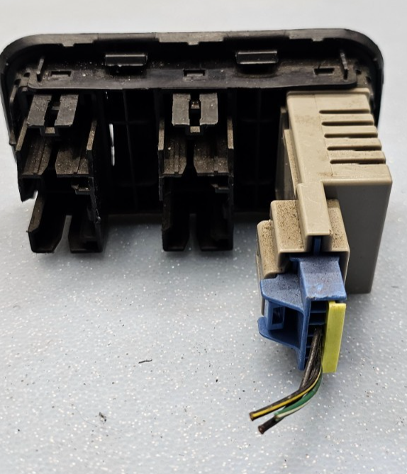 🔥04-12 Mitsubishi Galant Dimmer Light Control Switch Trim Bezel Assembly Black