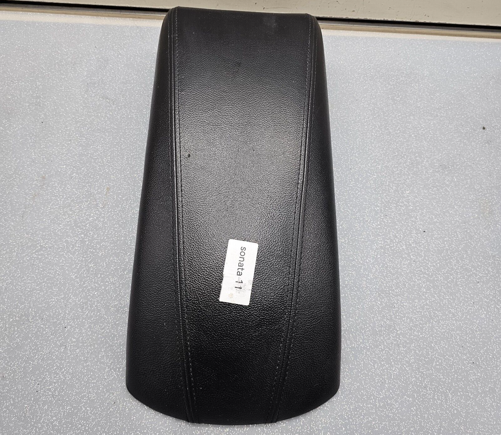 🔥11-14 HYUNDAI SONATA FRONT CENTER CONSOLE ARM REST LID COVER TOP PAD BLACK OEM