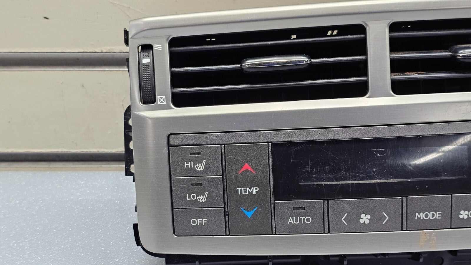13-15 Lexus LX570 2nd Row Console Heater Climate Temperature Control Trim Panel