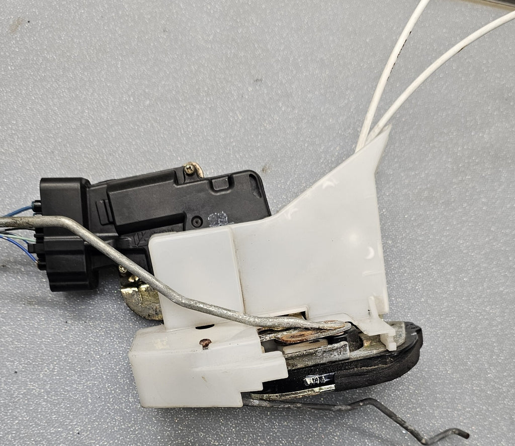 🔥00-04 Toyota Avalon Front Left Driver Door Lock Latch Actuator Assembly OEM