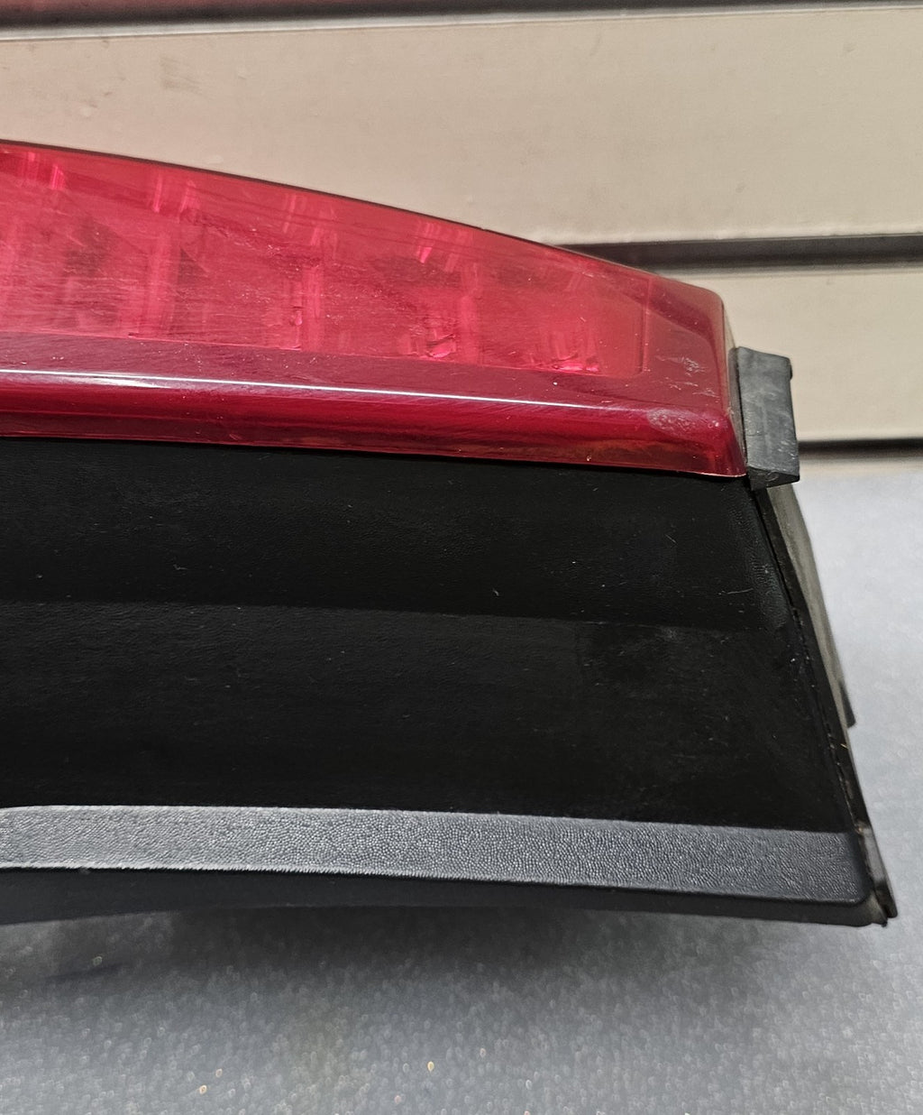 🔥04-09 CADILLAC SRX LEFT DRIVER MASTER REAR BRAKE TAIL STOP LIGHT LAMP ASSEMBLY