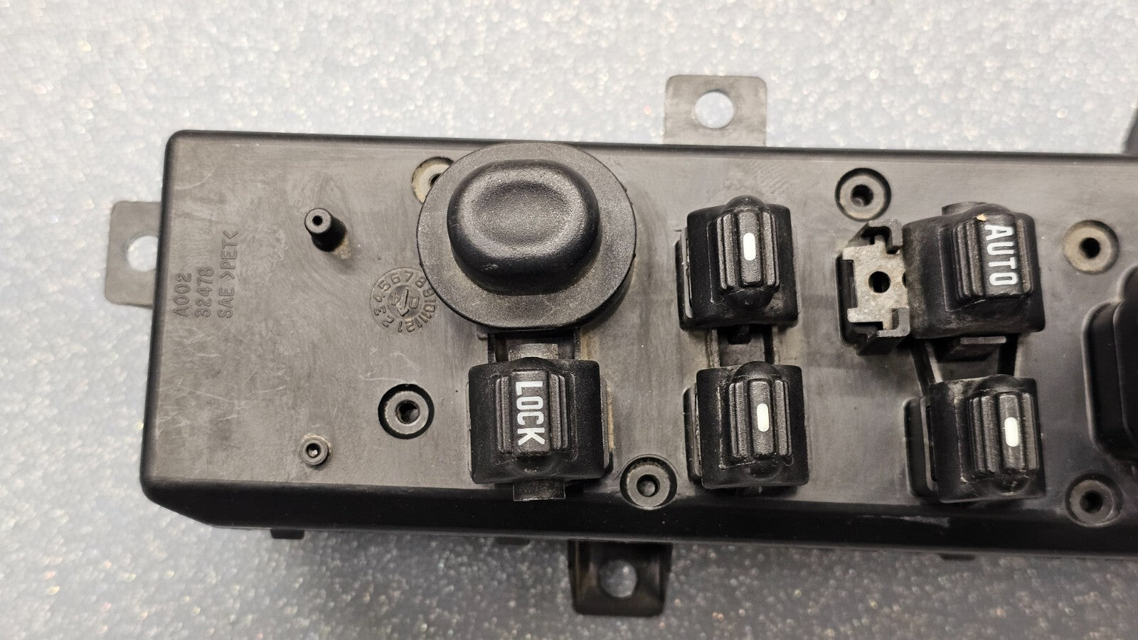 99-04 Jeep Grand Cherokee Driver Left Master Door Window Mirror Switch Assembly
