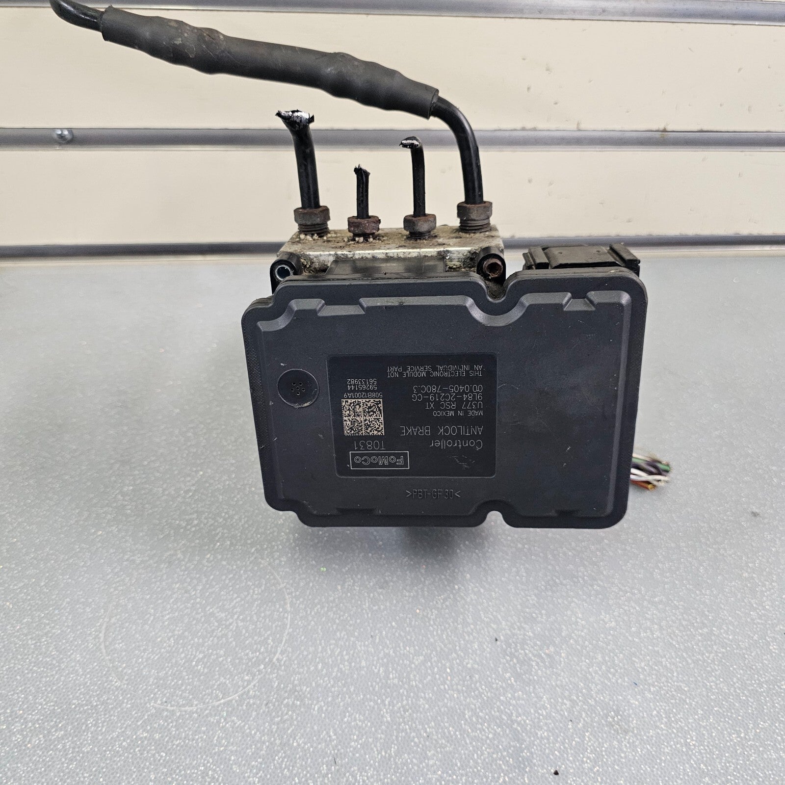 10 -12 Ford Escape Mercury Mariner Anti Lock Brake Pump Module Assembly/FE