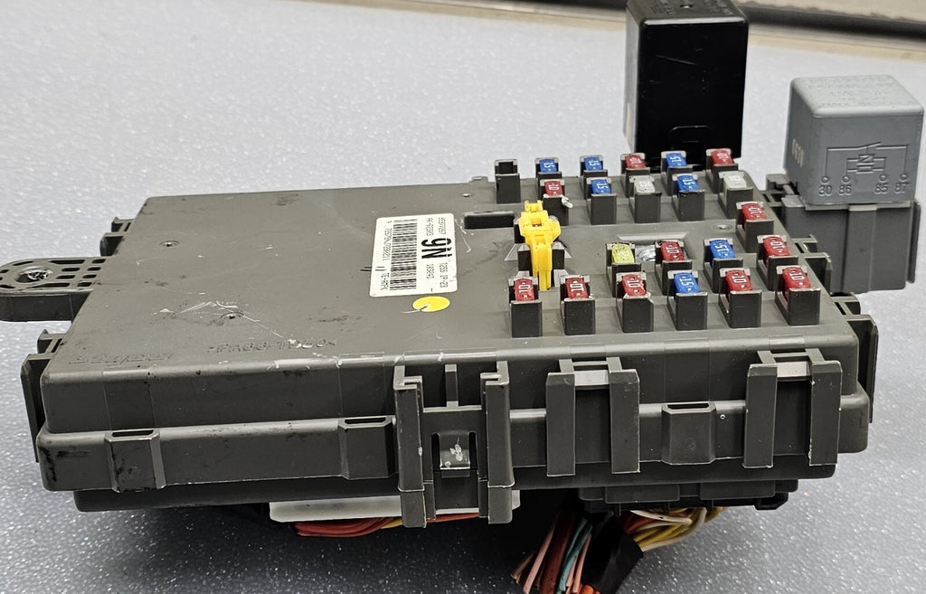 🔥09-11 Chevy Aveo Interior Interior Fuse Relay Junction Block Box Assembly OEM