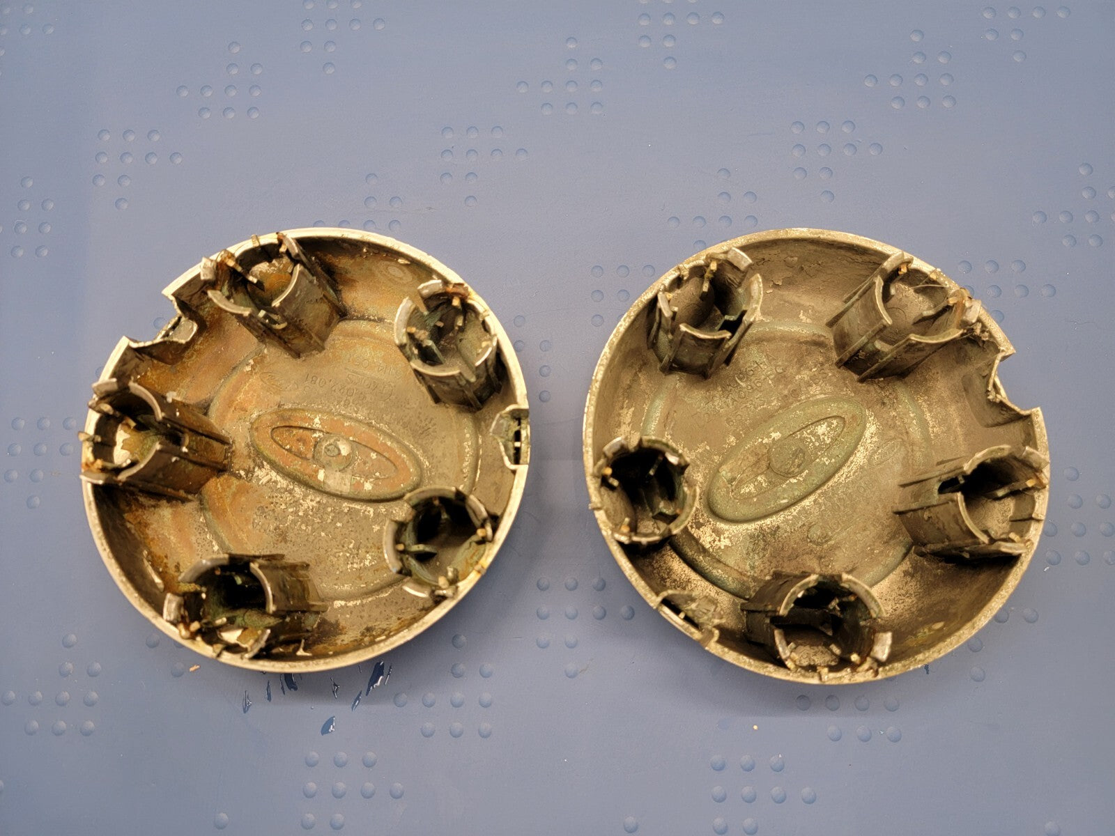 2002 - 2008 Ford Explorer wheel Center Hub Caps Set OEM
