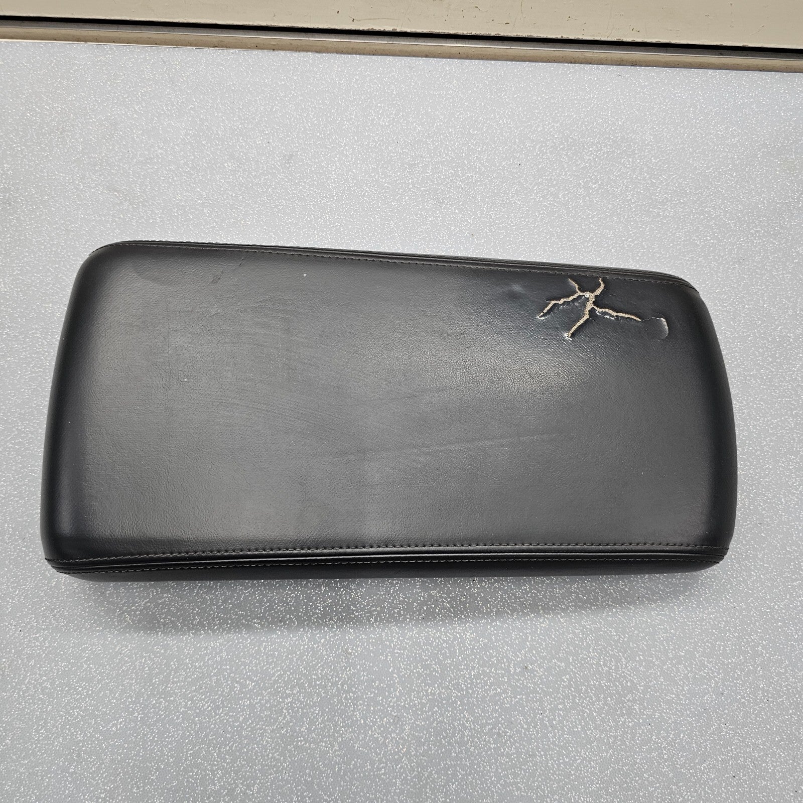 🔥08-10 Dodge Charger Center Console Arm Rest Lid Leather Assembly Cover BLACK
