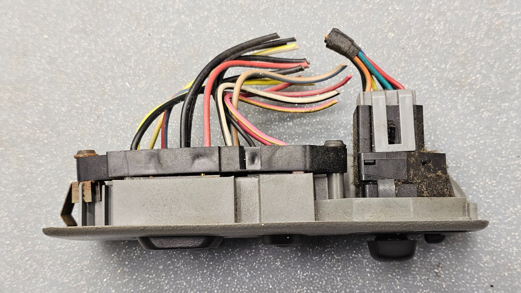 03-08 Ford  E150 E250 E350 Left Driver Door Mirror Window Power Lock Switch Gray