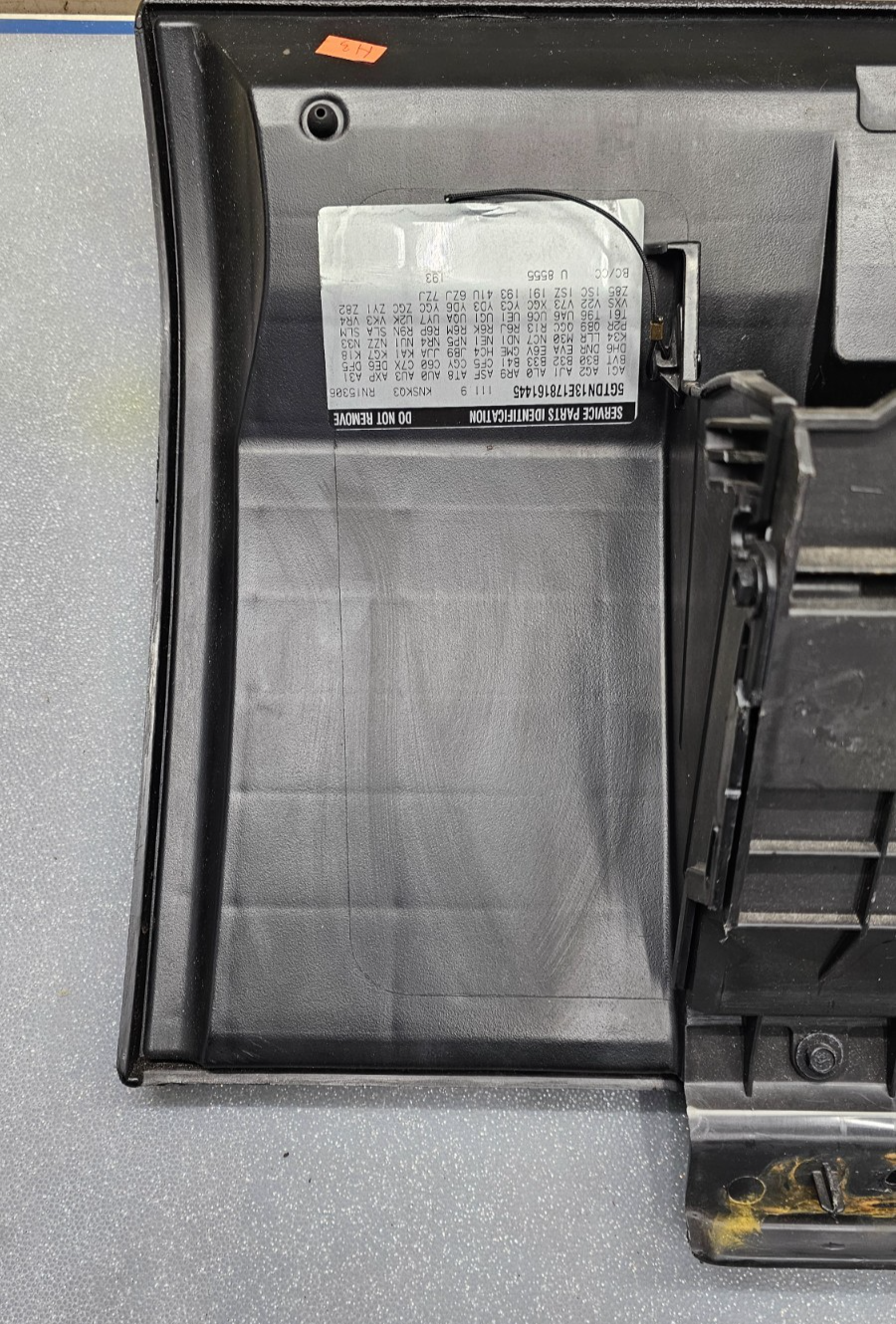 🔥06-10 HUMMER H3 DASH DASHBOARD STORAGE COMPARTMENT GLOVE BOX DOOR LID ASSEMBLY