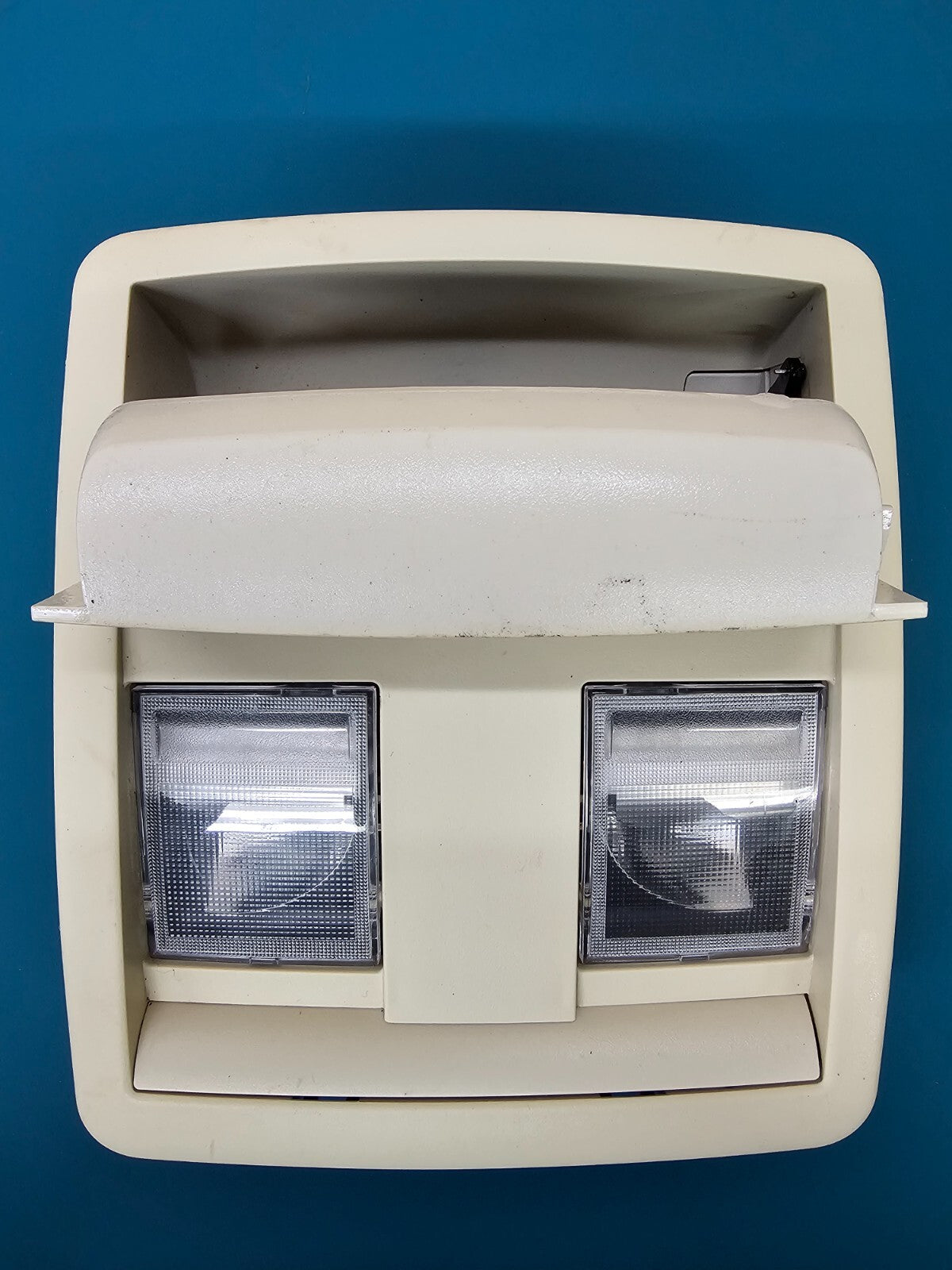 05-07 Dodge Charger 13-18 Challenger Overhead Console Dome Map Light Storage Tan