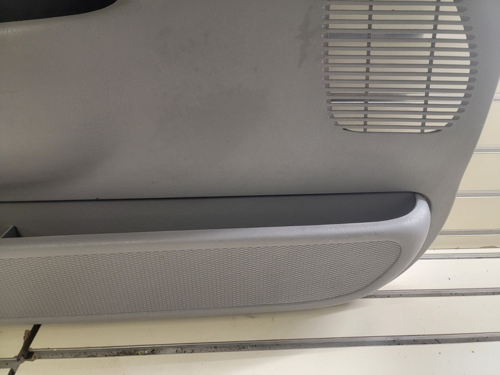 🔥2005-2007 HONDA ODYSSEY REAR INTERIOR DOOR PANEL  left driver auto gray