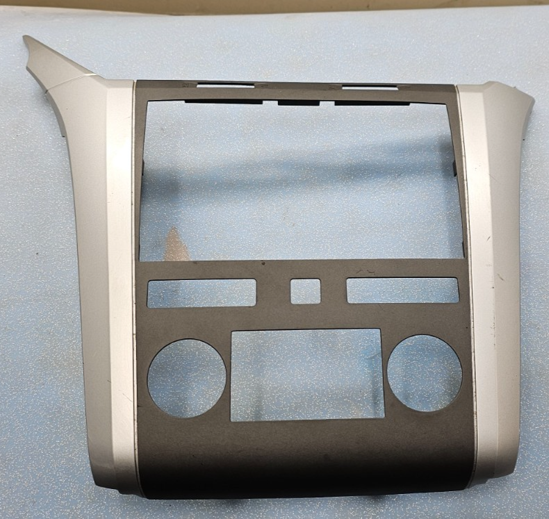 🔥09-12 Chevrolet Traverse Center Dash Radio Climate Control Cover Bezel silver