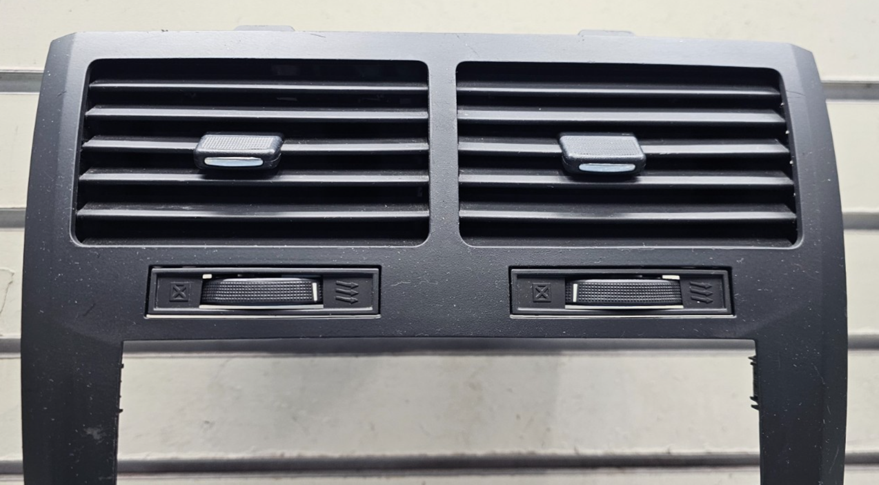 🔥07-10 SATURN OUTLOOK OEM AM FM RADIO Stereo Display Dash Panel TRIM BEZEL