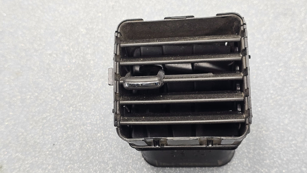 04-12 Colorado Canyon Dash Left Driver Outer Air Vent Conditioning Heater BLACK