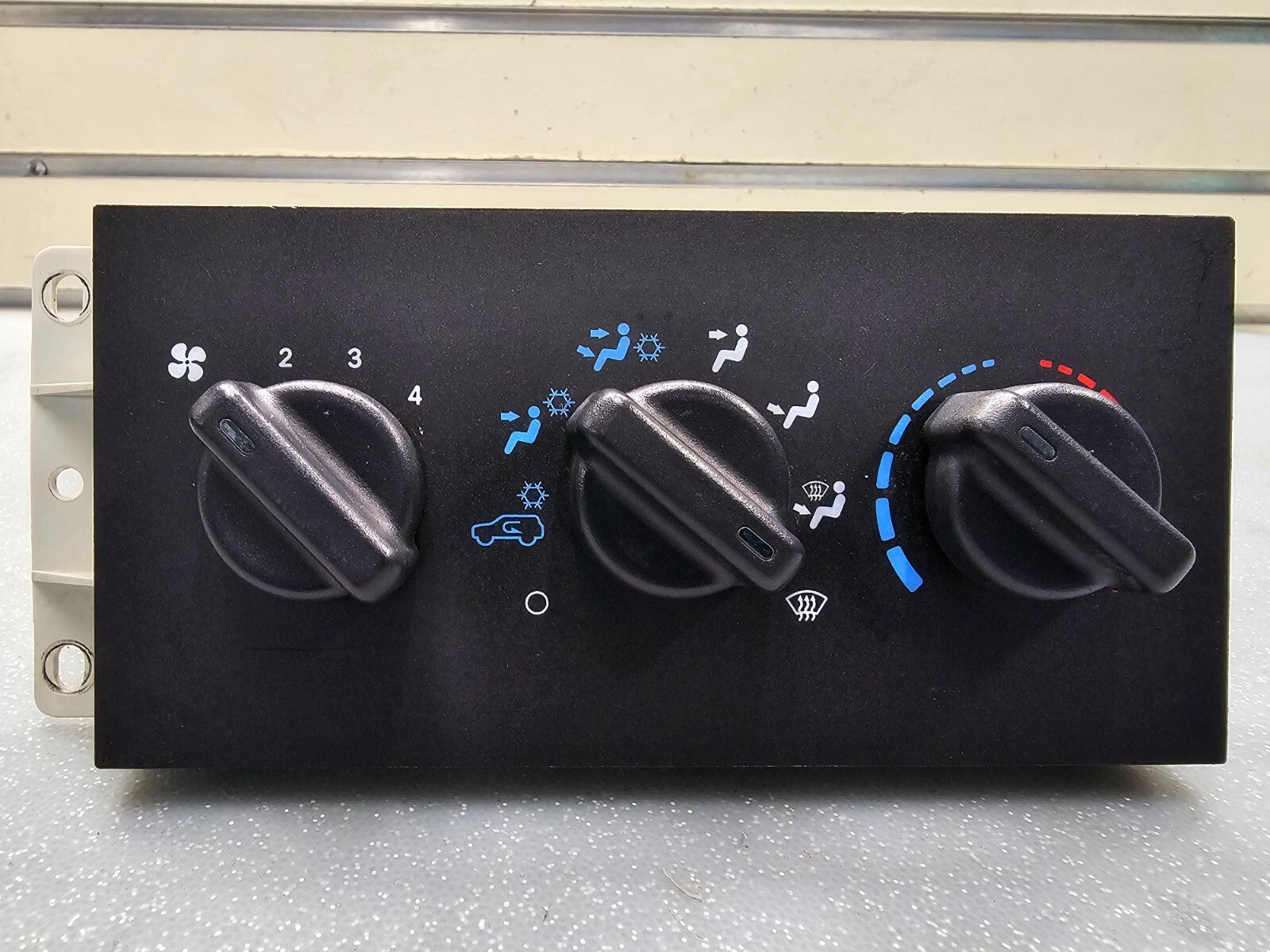 99-01 JEEP CHEROKEE DASH AC HEATER TEMPERATURE CLIMATE CONTROL UNIT CONDITIONER