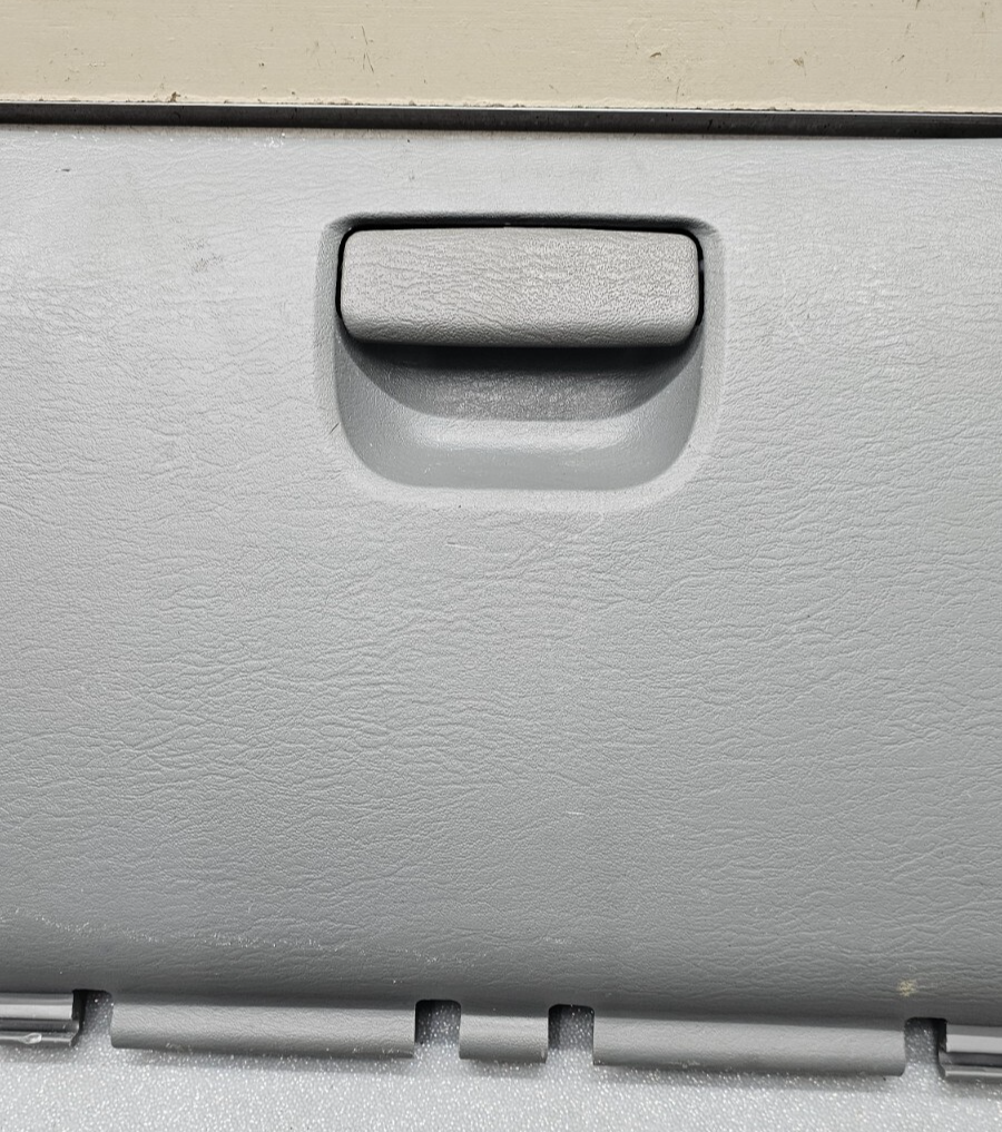 🔥01-07 CARAVAN TOWN COUNTRY VOYAGER DASH GLOVE BOX COMPARTMENT ASSEMBLY GRAY