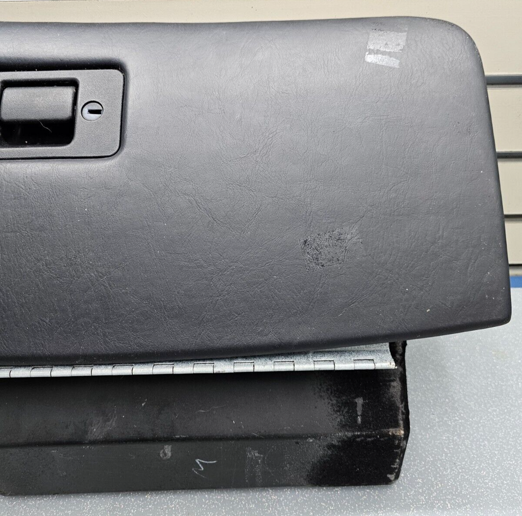 03-11 Town Car Dash Glove Box Storage Compartment Lid Door Cover Assembly Black