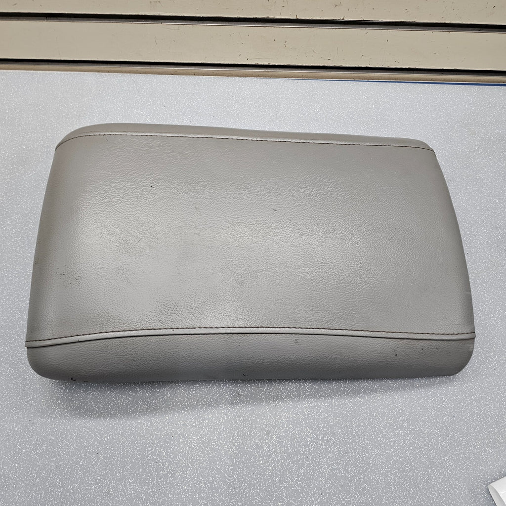 03-06 EXPEDITION Center Console Arm Rest Storage Cover Top Pad Lid Assembly Gray