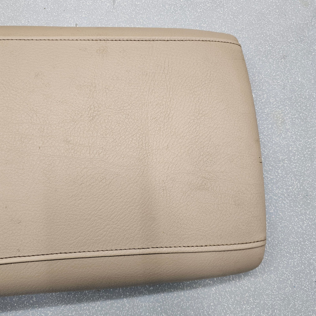 03-06 EXPEDITION Center Console Arm Rest Storage Cover Top Pad Lid Assembly Tan