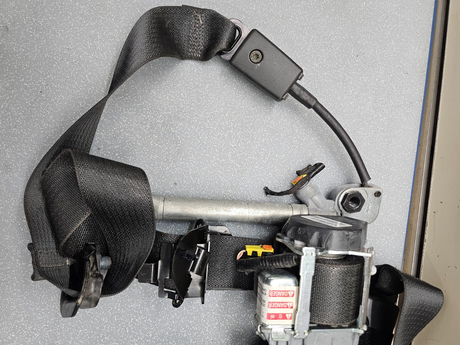 10-17 CHEVY EQUINOX TERRAIN DRIVER PASSENGER FRONT SEAT BELTS RETRACTOR ASSEMBLY