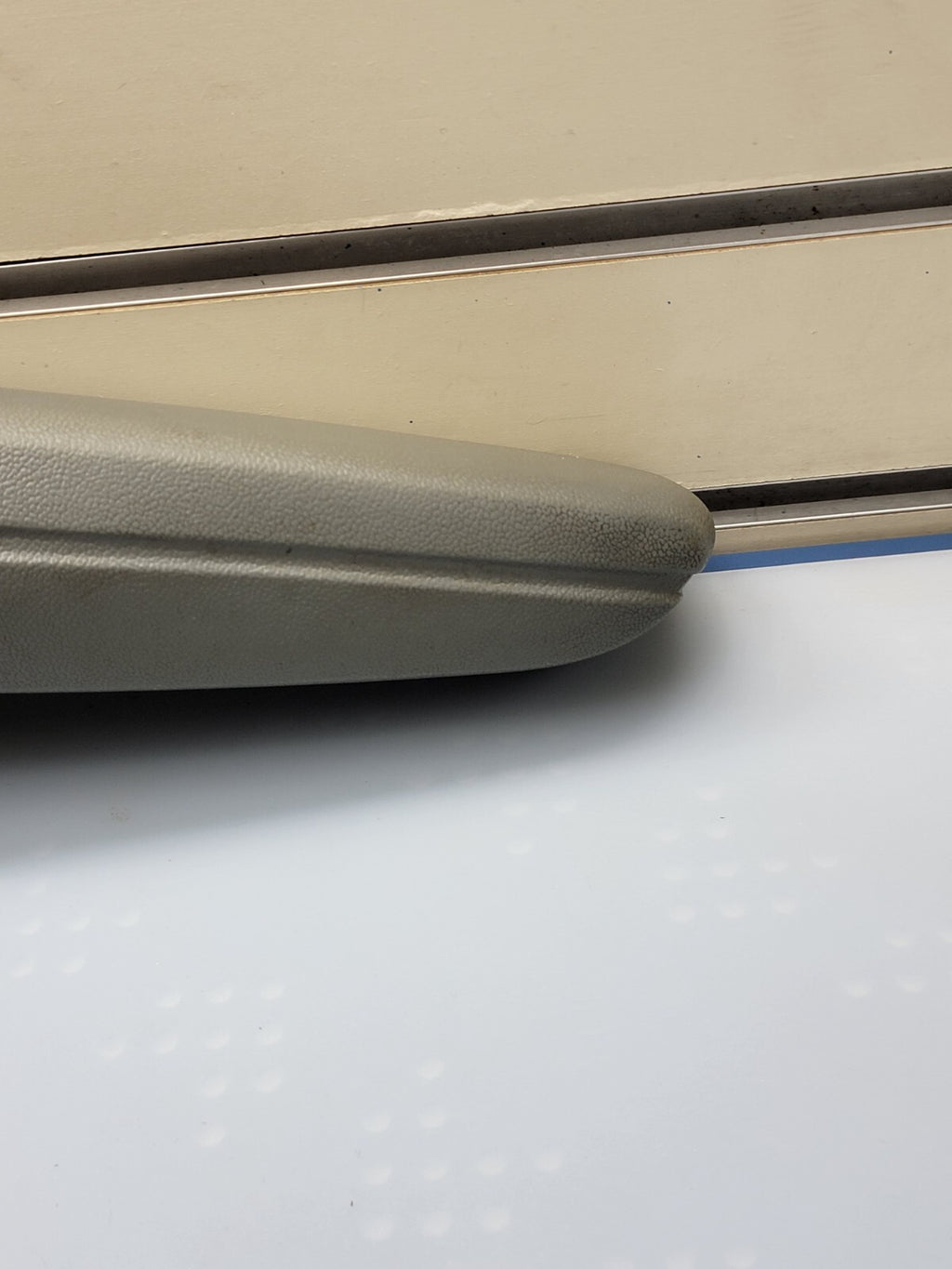 08-11 CARAVAN TOWN & COUNTRY LEFT DRIVER SIDE FRONT SEAT ARMREST LIGHT GRAY