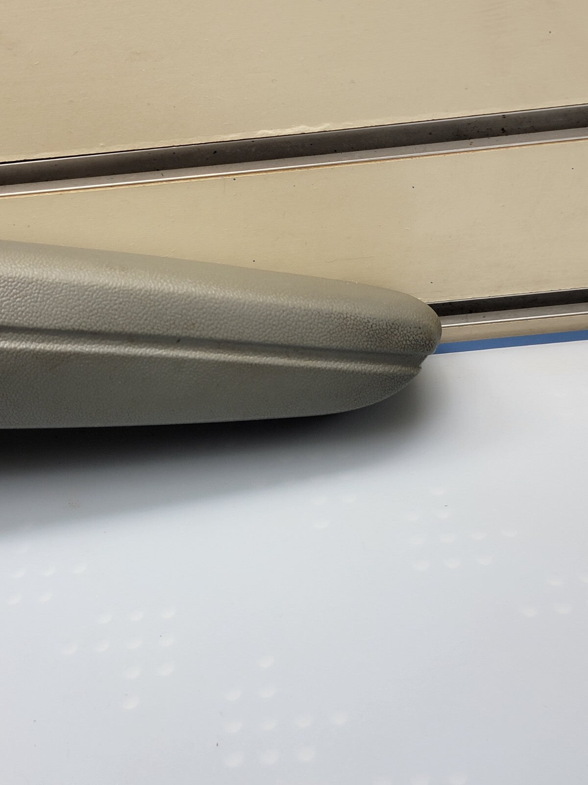 08-11 CARAVAN TOWN & COUNTRY LEFT DRIVER SIDE FRONT SEAT ARMREST LIGHT GRAY