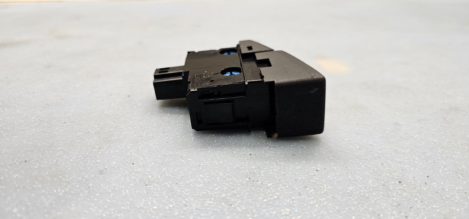 🔥05-07 Accord Odyssey Hazard Warning Flasher Light Switch Button Assembly Black