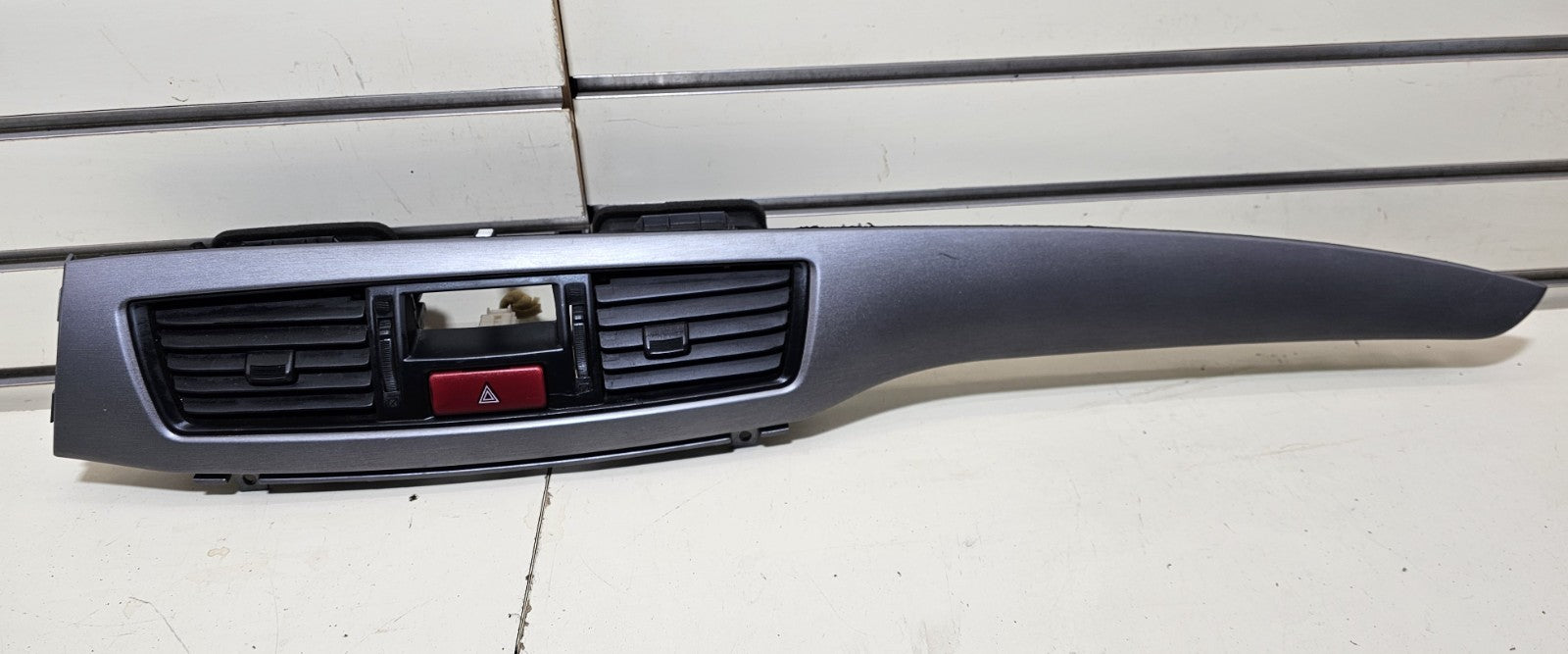 🔥02-07 Mitsubishi Lancer Dash Front Center Trim Bezel Panel Air Vent Silver