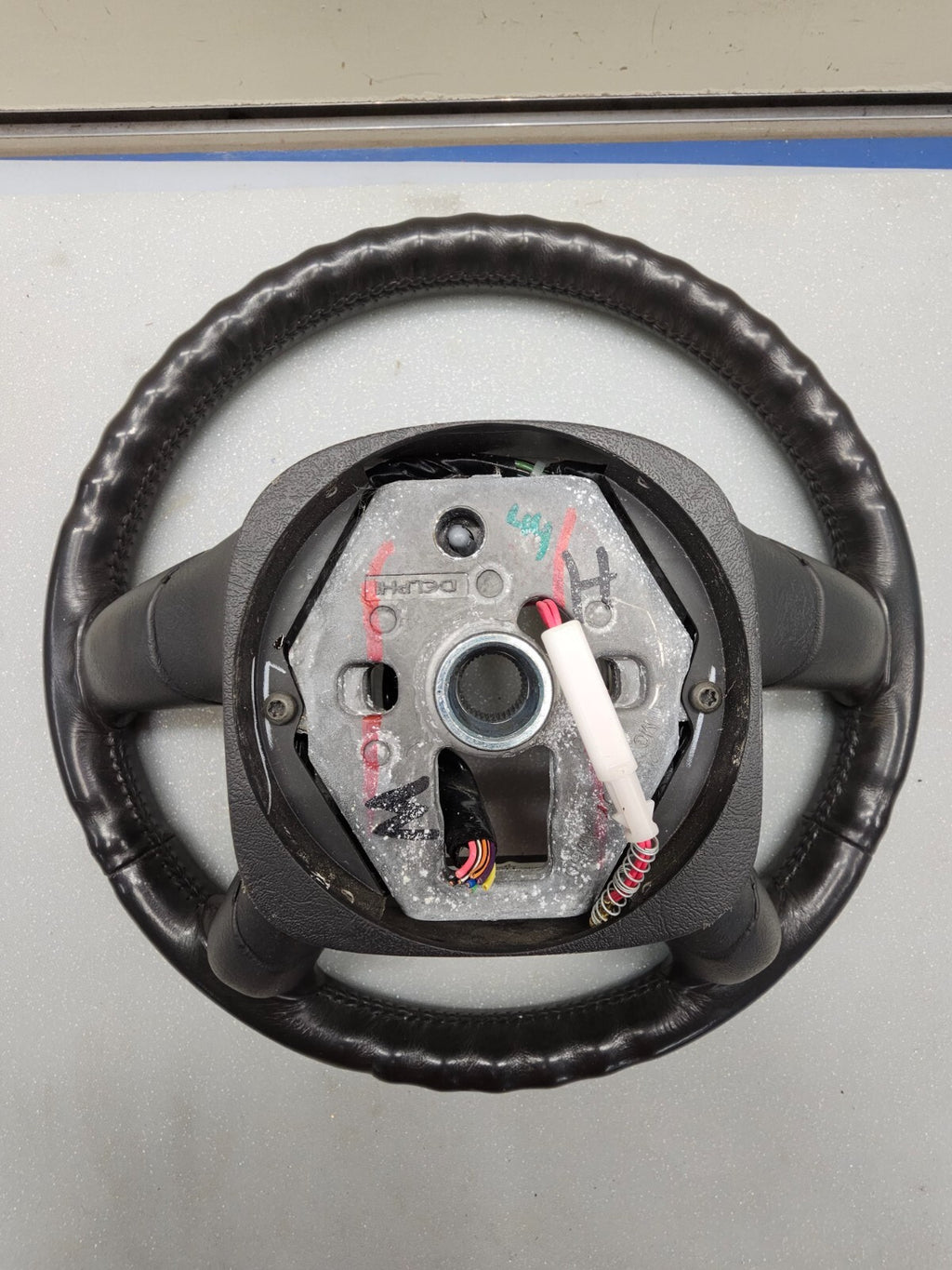 02-09 Trailblazer Envoy03-06 SILVERADO SIERRA YUKON STEERING WHEEL LEATHER BLACK