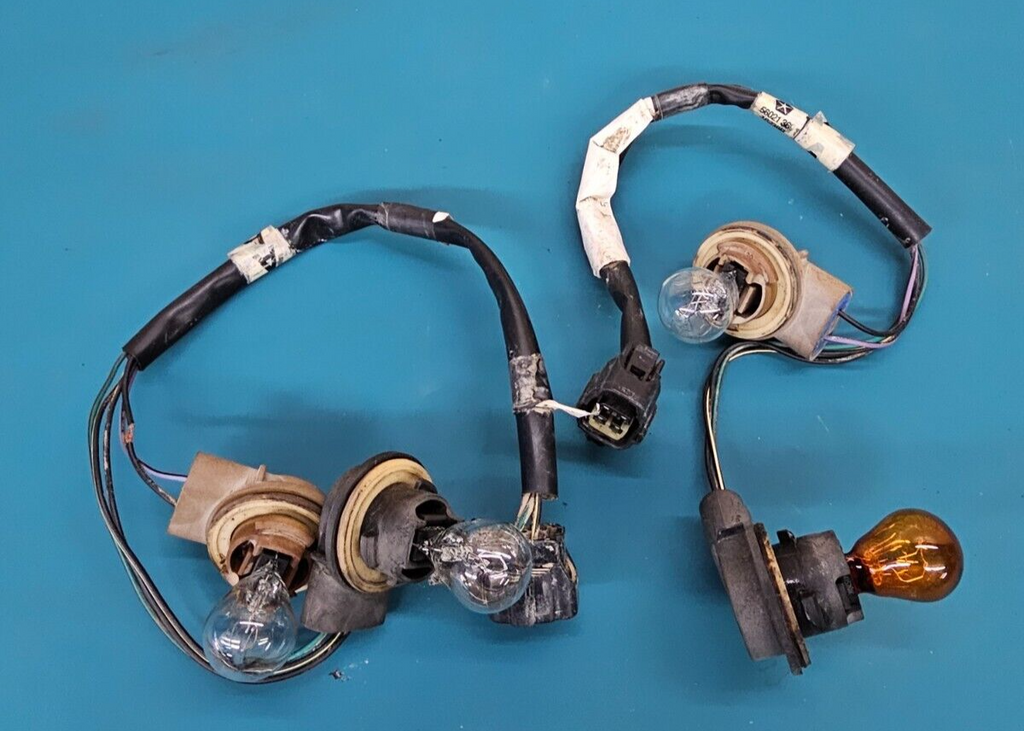 95-01Dodge RAM 1500-3500 TAIL LIGHT LAMP BRAKE LIGHT ASSEMBLY WIRING HARNESS