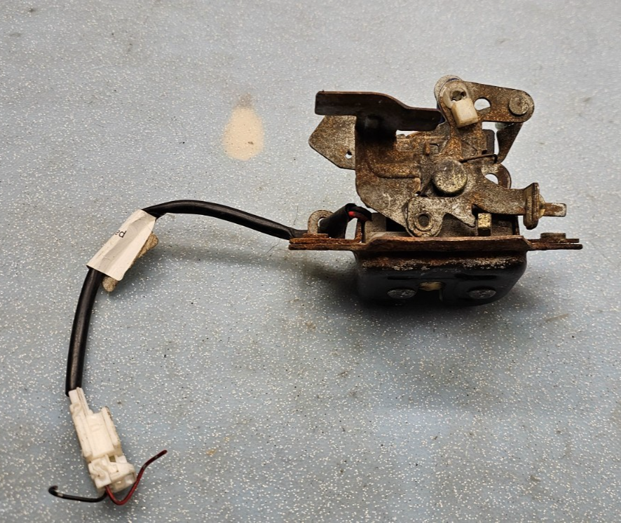 🔥97-04 Nissan Pathfinder QX4 SUV Rear Trunk Latch Tail Gate Door Lock Assembly