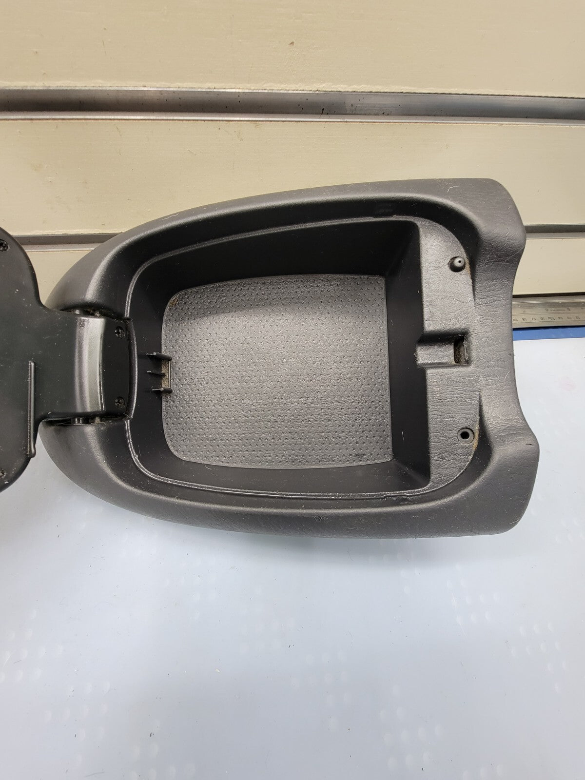 🔥01-07 TOYOTA SEQUOIA 02-06 TUNDRA ARMREST Center Console Storage Lid GRAY