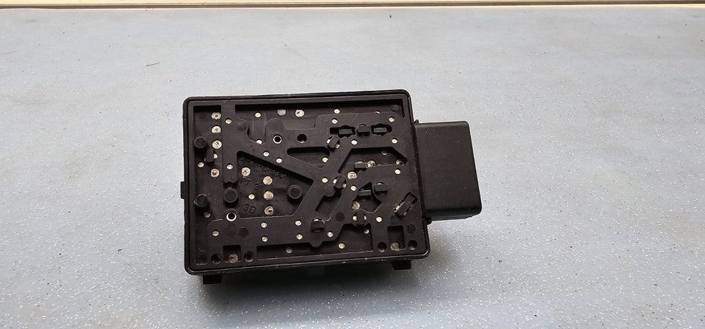 🔥04-11 TRAILBLAZER ENVOY CADILLAC STS LEFT DRIVER SEAT SWITCH BEZEL BLACK