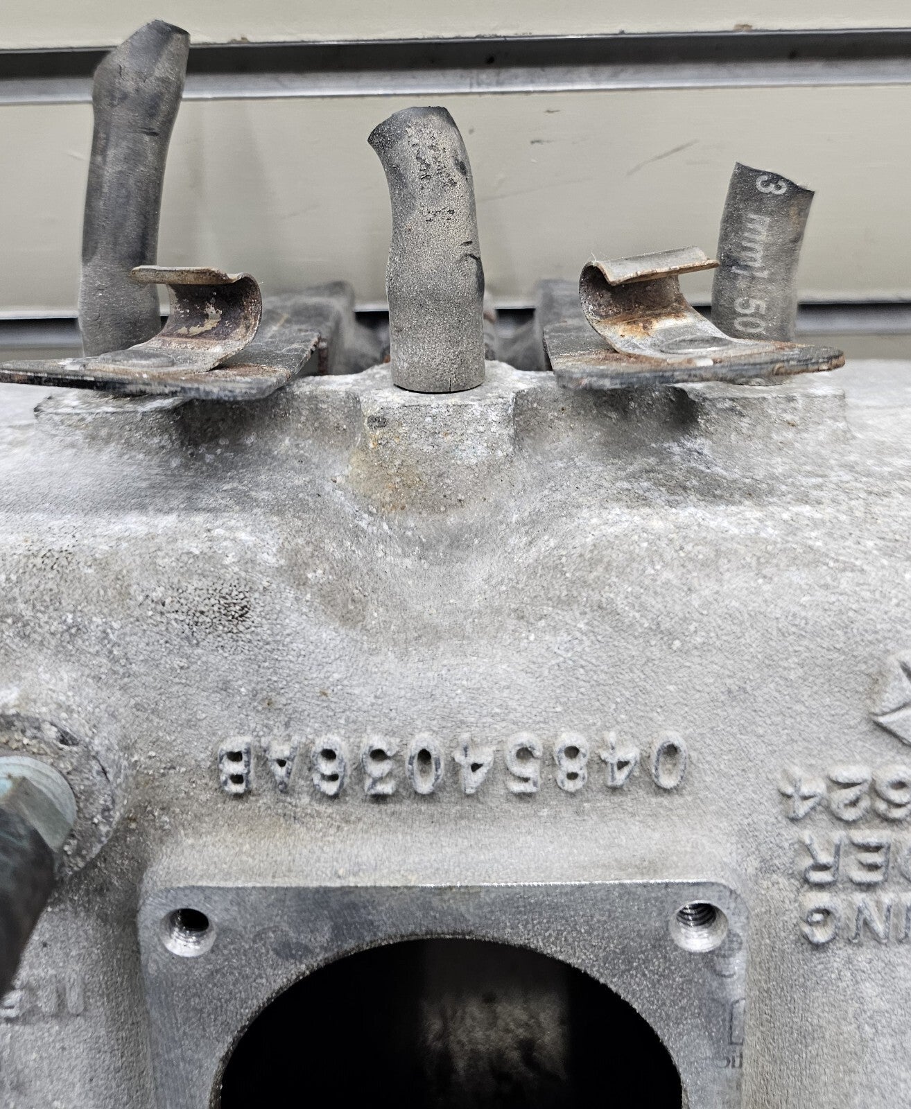 91-06 Jeep Cherokee Wrangler TJ 4.0 High Output Plenum Bare Intake Manifold OEM