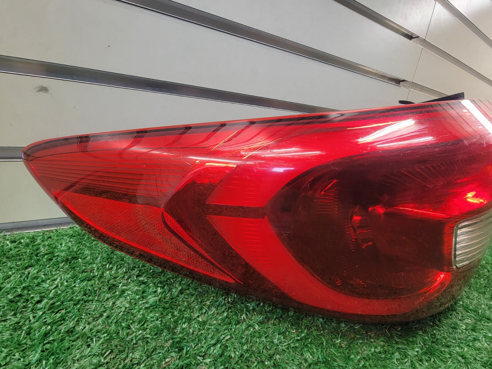 15-17 Hyundai Sonata Outer Rear Left Driver Tail Light Lamp Assembly Chrome OEM