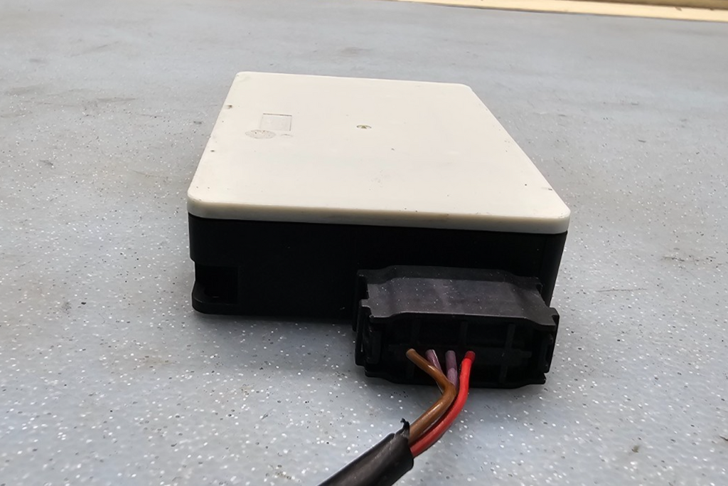 🔥2009-2010 TOWN COUNTRY Grand Caravan BLIND SPOT DETECTION SENSOR RADAR WHITE