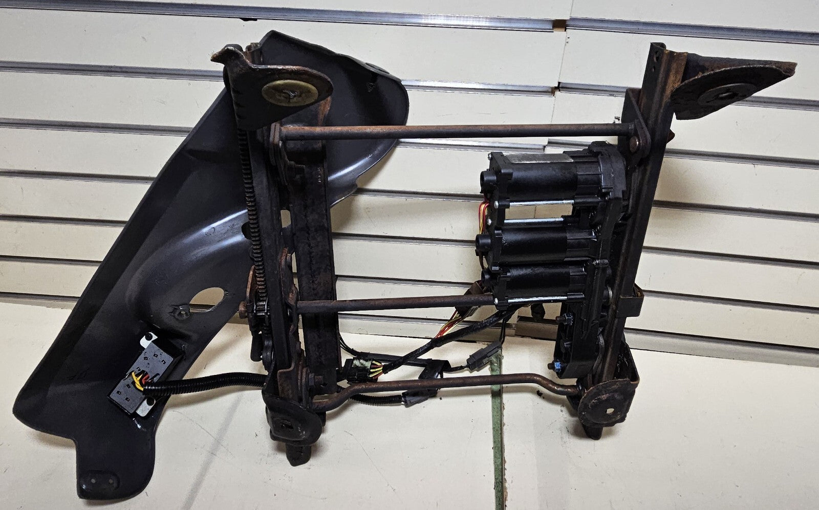 🔥1998-2002 OEM Ford Expedition & F-150 6-Way Power Driver Seat Track |U4324